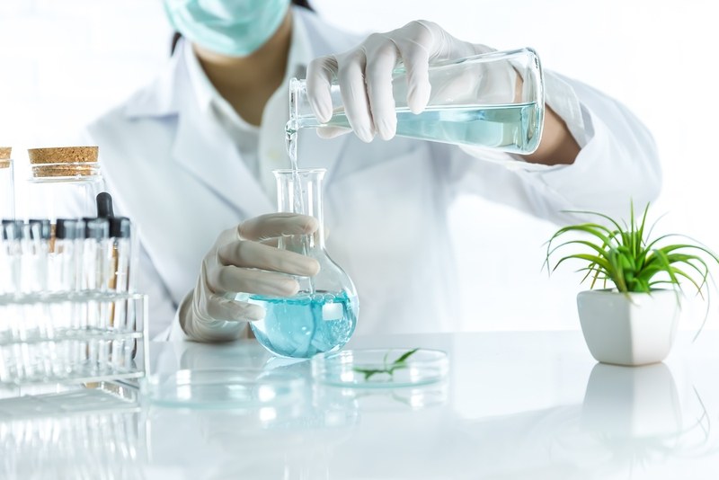 Công việc của nhân viên R