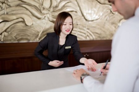 Bật mí cách viết CV xin việc lễ tân chất lượng chinh phục nhà tuyển dụng