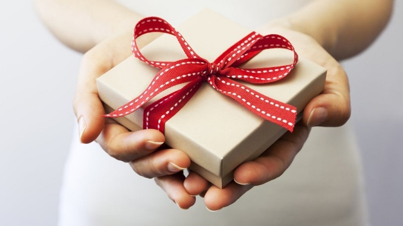 Tại sao nên tặng quà chia tay đồng nghiệp?