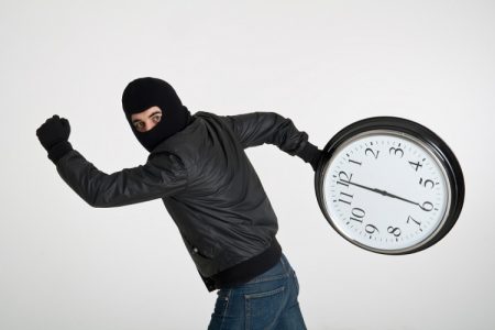 Tình trạng “ăn cắp thời gian làm việc” ở nhân viên, làm sao để hạn chế?