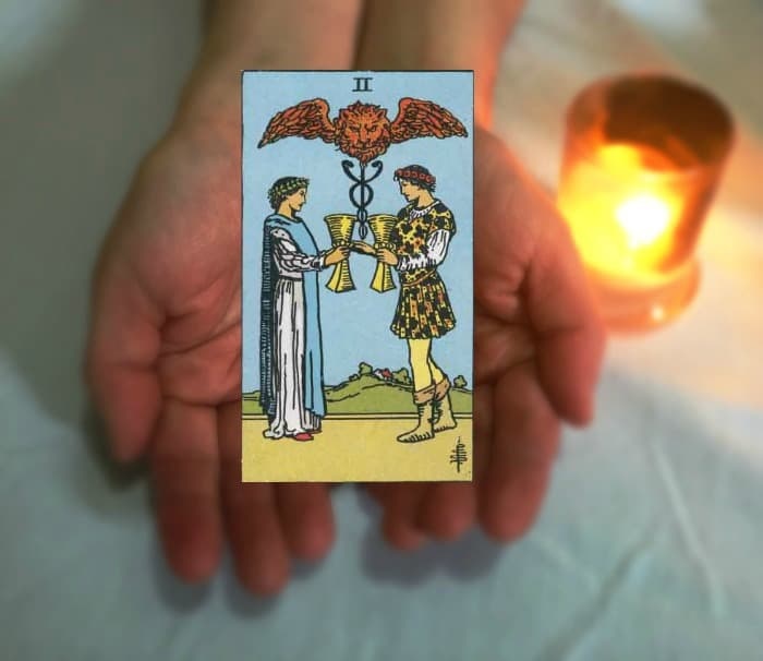 2 of Cups trong tarot